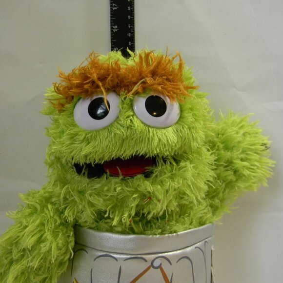 Sesame Street Plush Oscar The Grouch Stuffed Animal “I Love Trash” Can 13” - Picture 8 of 8
